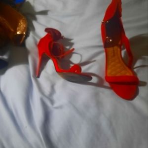 Red heels 👠 size 8